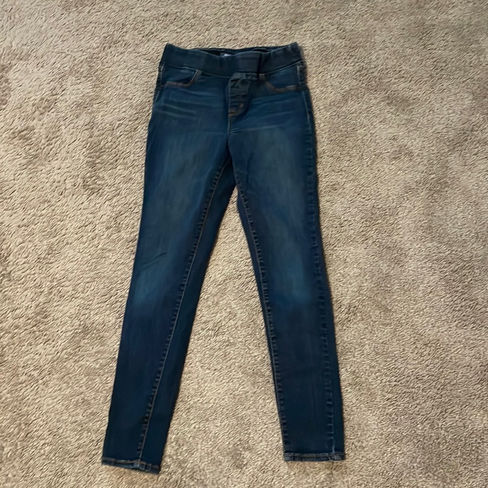 Old Navy Rockstar pull on jeans.